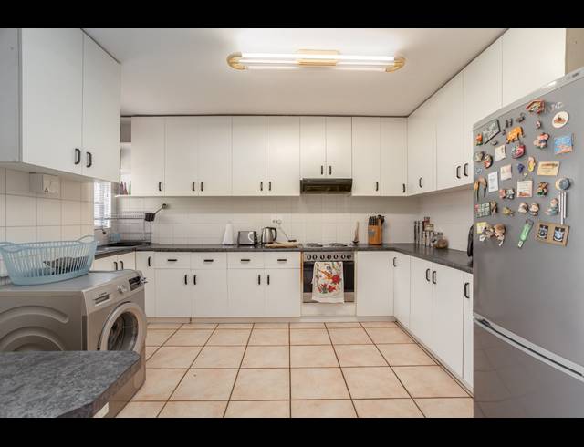 3 BEDROOM APARTMENT FOR SALE IN MANORS